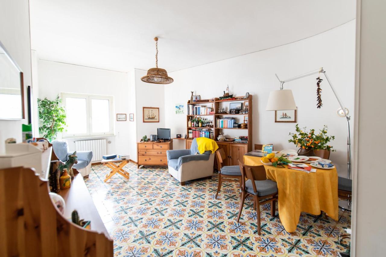 Virginia'S Guest House Sorrento Bagian luar foto