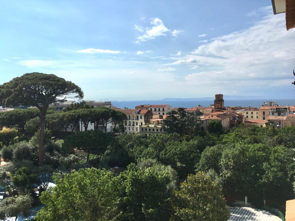 Virginia'S Guest House Sorrento Bagian luar foto